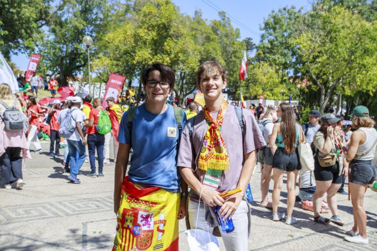 Jovens na JMJ. Os testemunhos dos que vieram ao Parque Eduardo VII ver o Papa Francisco