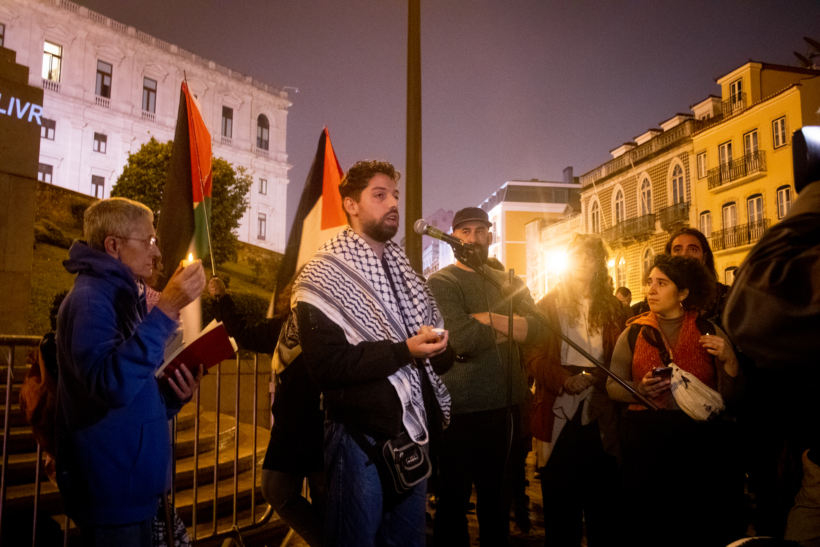 “Devemos lembrar-nos de que estamos do lado certo da História”: a primeira vigília pela Palestina