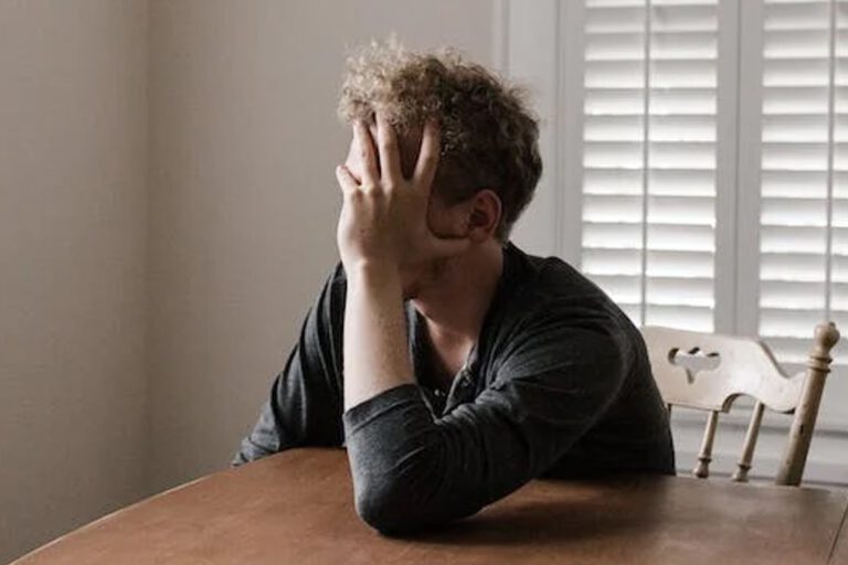 Constantemente cansado? A Ciência tem a solução, é inusitada e demora 5 segundos
