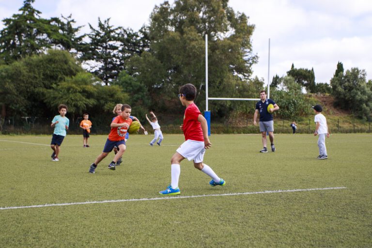 Em Oeiras, há aulas de rugby gratuitas para os mais novos